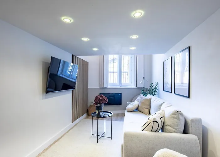 - Modern - Superb Style Apartment