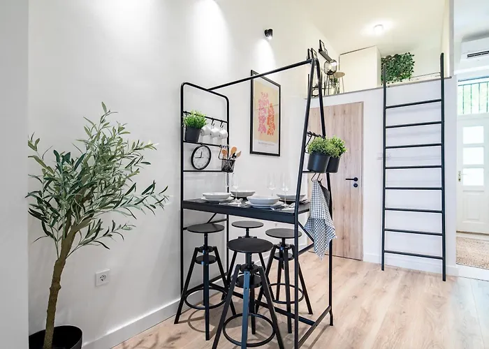 - Modern - Superb Style Apartment