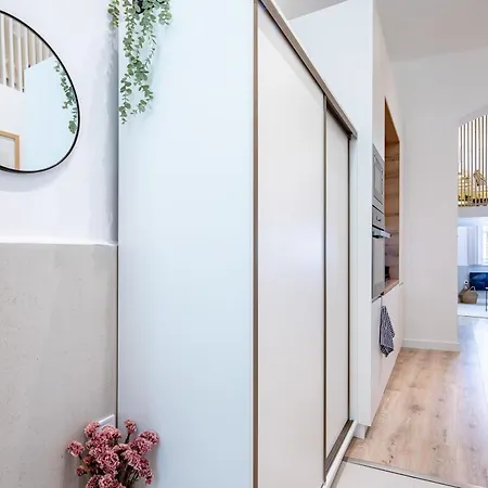 - Modern - Superb Style Boedapest