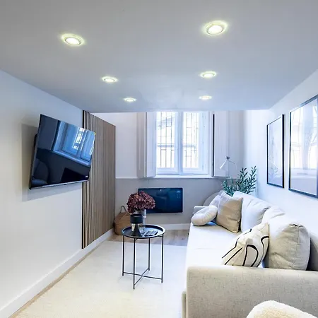 - Modern - Superb Style Daire